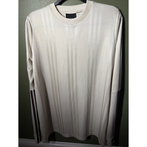 Seller photo, Poshmark